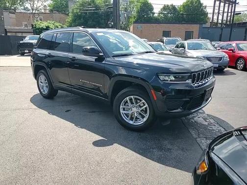 2025 Jeep Grand Cherokee Laredo
