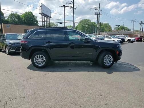 2025 Jeep Grand Cherokee Laredo
