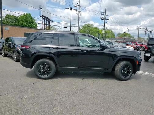 2025 Jeep Grand Cherokee Altitude