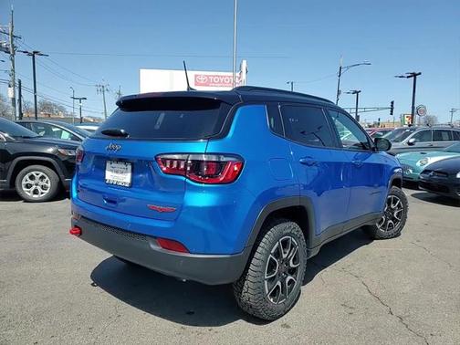 2025 Jeep Compass Trailhawk