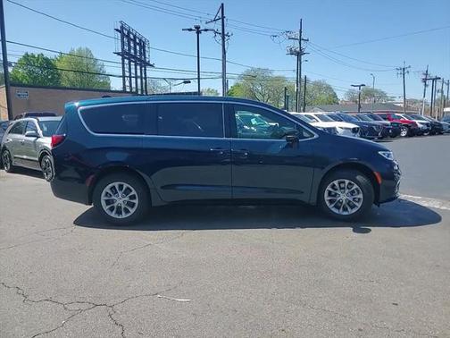 2025 Chrysler Pacifica L