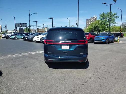 2025 Chrysler Pacifica L