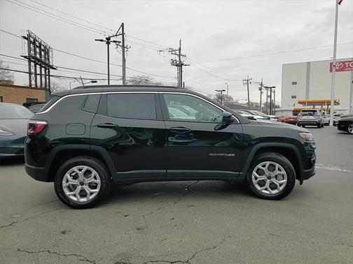 2025 Jeep Compass Latitude
