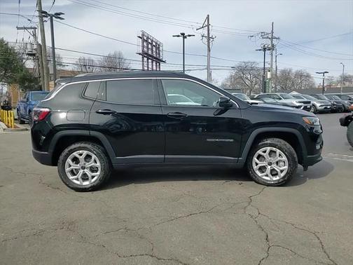 2025 Jeep Compass Latitude