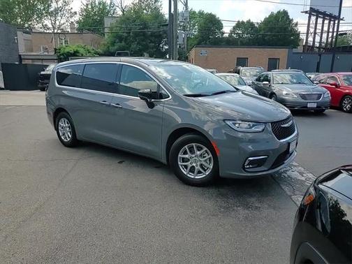 2025 Chrysler Pacifica L