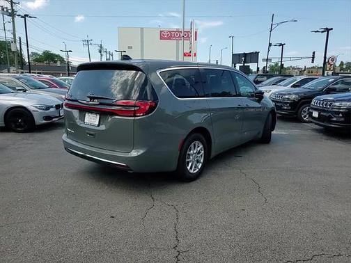 2025 Chrysler Pacifica L