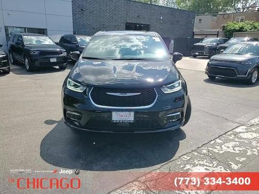 2025 Chrysler Pacifica L