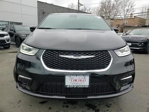 2025 Chrysler Pacifica L