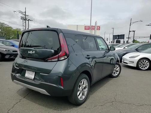2024 Kia Soul LX