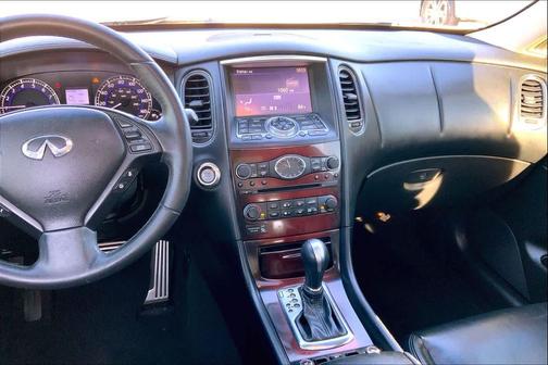 2016 INFINITI QX50 Base