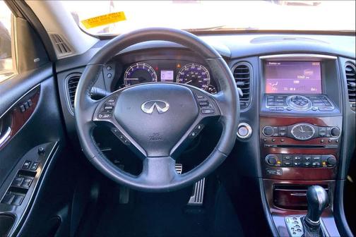 2016 INFINITI QX50 Base