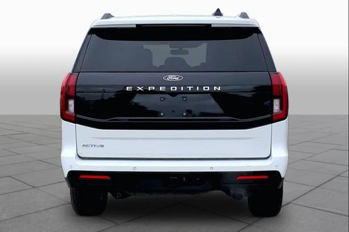Oxford White 2025 Ford Expedition Active