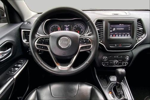 Diamond Black Crystal Pearlcoat 2020 Jeep Cherokee Latitude Plus
