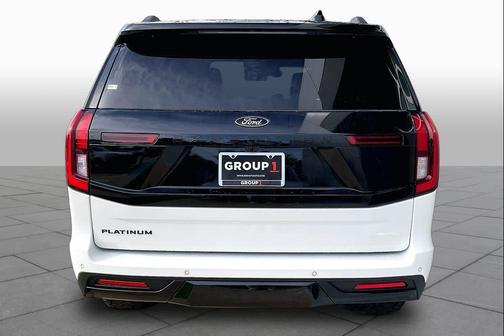 Star White Metallic Tri-Coat 2026 Ford Expedition Platinum