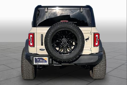 Desert Sand 2025 Ford Bronco Outer Banks