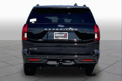 Dark Matter Gray Metallic 2026 Ford Expedition Active