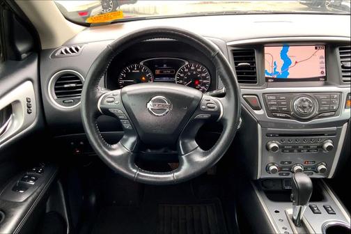 2019 Nissan Pathfinder SL