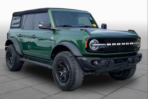Eruption Green Metallic 2023 Ford Bronco Wildtrak