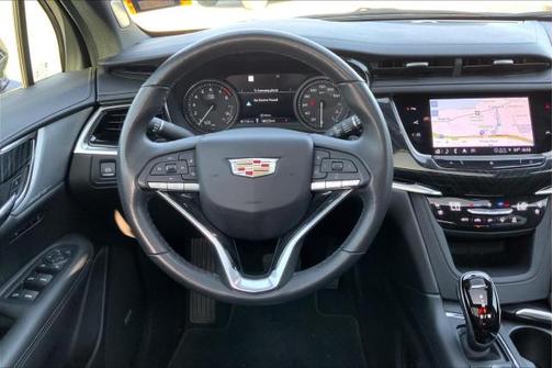 Photo 5 of 32 of 2021 Cadillac XT6 Premium Luxury FWD