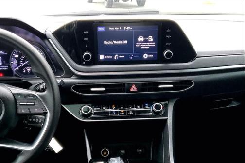 2022 Hyundai SONATA SE