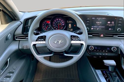 Quartz White 2022 Hyundai ELANTRA SEL