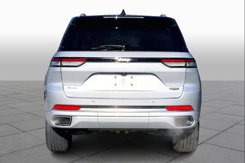 2022 Jeep Grand Cherokee Summit