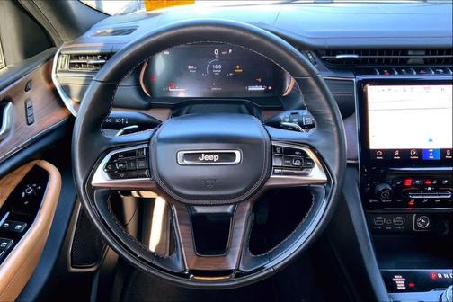 2022 Jeep Grand Cherokee Summit