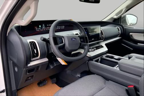 Oxford White 2026 Ford Expedition Active