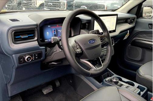 2025 Ford Maverick Lobo Standard