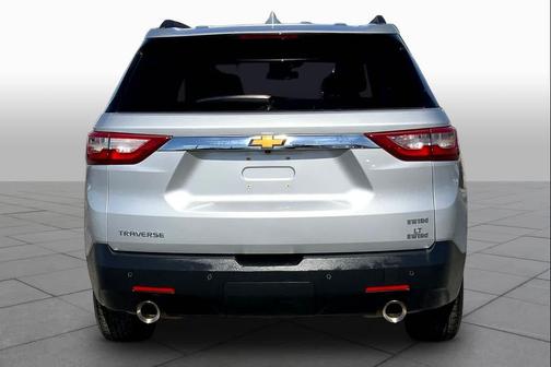 Silver Ice Metallic 2019 Chevrolet Traverse LT Cloth