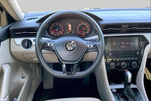 Deep Black Pearl 2022 Volkswagen Passat 2.0T SE