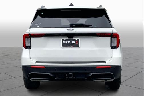 Star White Metallic Tri-Coat 2026 Ford Explorer ST-Line