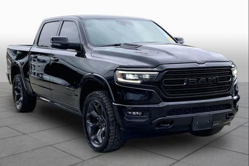Diamond Black Crystal Pearlcoat 2023 RAM 1500 Limited