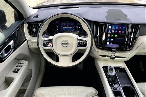 2022 Volvo XC60 B5 Inscription