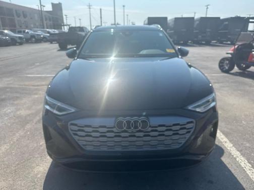 2024 Audi Q8 e-tron Premium Plus