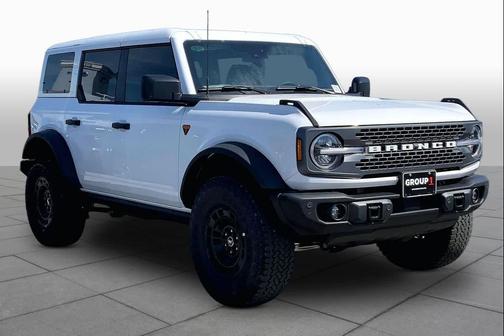 Oxford White 2026 Ford Bronco Badlands