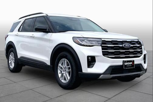 Star White Metallic Tri-Coat 2026 Ford Explorer Active