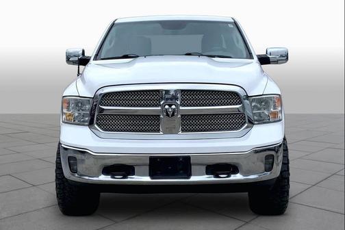 Bright White Clearcoat 2018 RAM 1500 ST