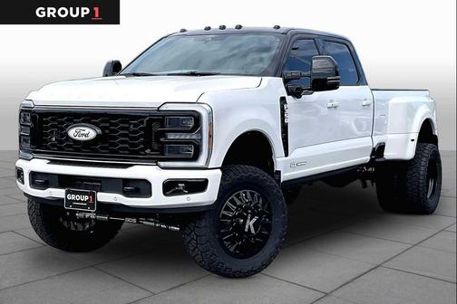 Star White Metallic Tri-Coat 2026 Ford F-350 Platinum
