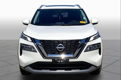 Pearl White Tricoat 2023 Nissan Rogue SV