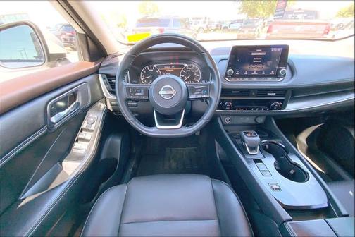 Pearl White Tricoat 2023 Nissan Rogue SV
