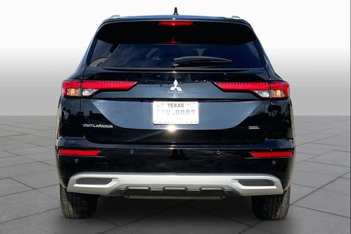 Labrador Black Pearl 2024 Mitsubishi Outlander SEL