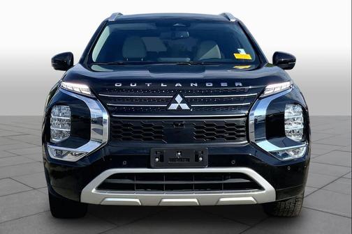 Labrador Black Pearl 2024 Mitsubishi Outlander SEL