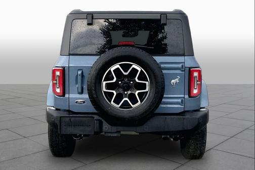 Azure Gray Metallic Tri-Coat 2024 Ford Bronco Outer Banks