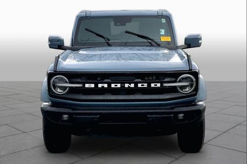 Azure Gray Metallic Tri-Coat 2024 Ford Bronco Outer Banks