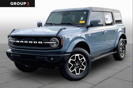 Azure Gray Metallic Tri-Coat 2024 Ford Bronco Outer Banks