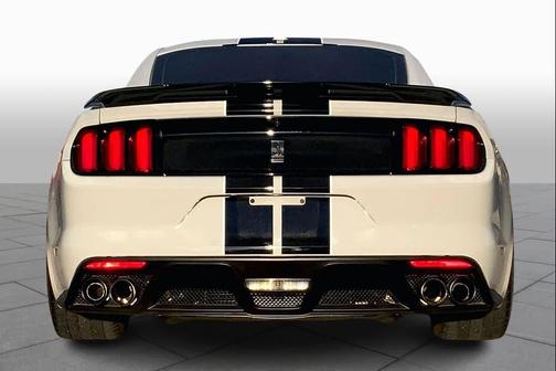 2017 Ford Shelby GT350 Base