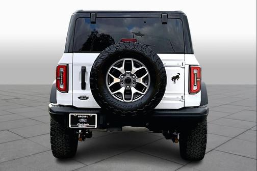 Oxford White 2025 Ford Bronco Badlands