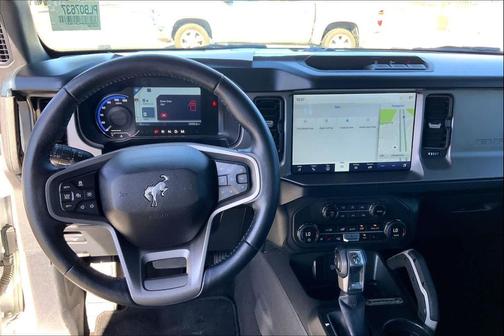 Oxford White 2023 Ford Bronco Outer Banks