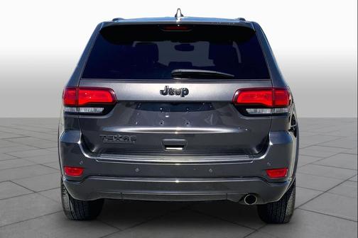 Granite Crystal Metallic Clearcoat 2019 Jeep Grand Cherokee Altitude